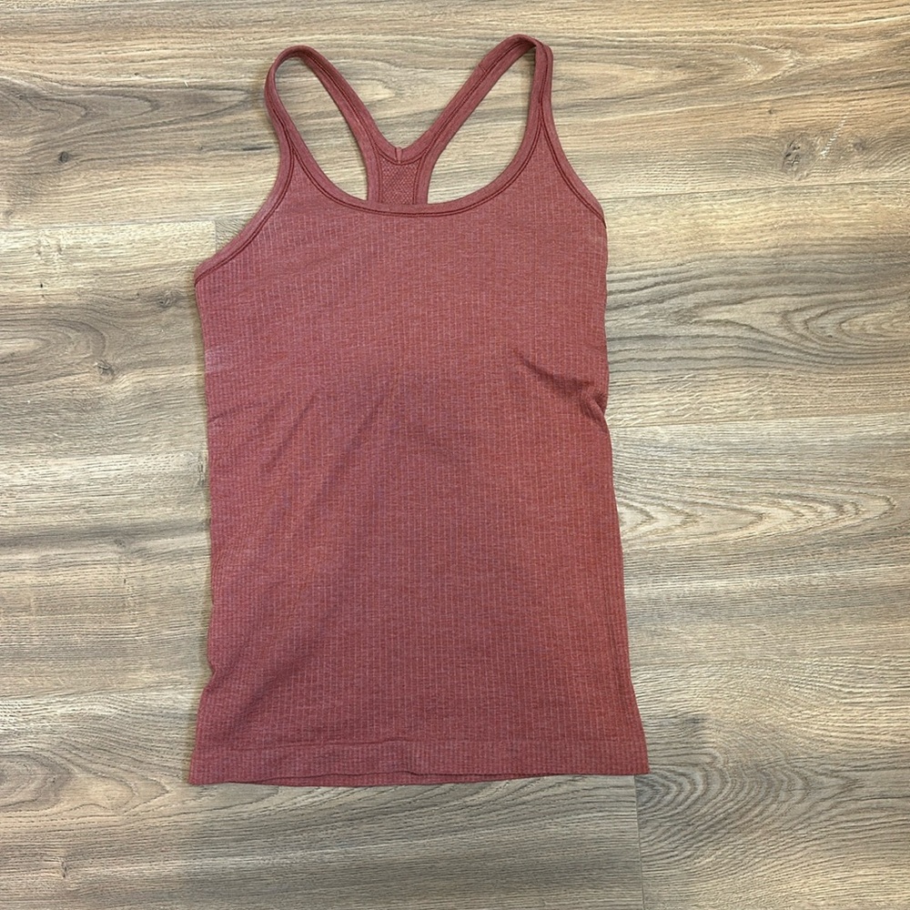 Lululemon ebb to the street tank